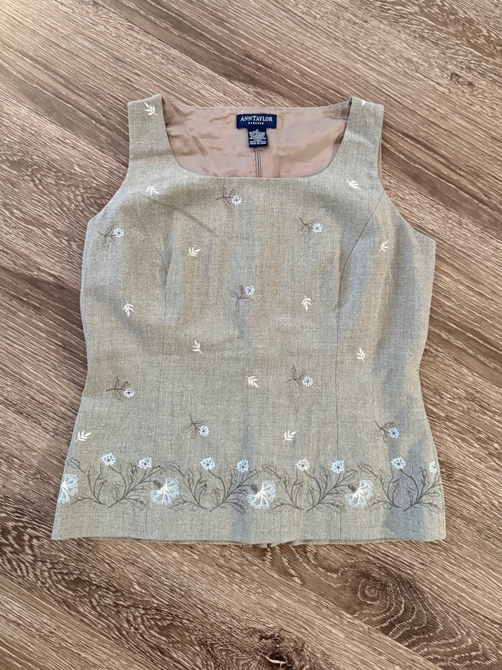 Ann Taylor Vintage Floral Embroidered Sleeveless Shell Top